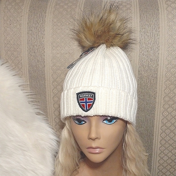 Rokk Norway Cable Faux Fur Hat - Picture 14 of 14